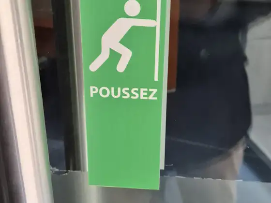 Signalétique de circulation — Habitat Signalétique