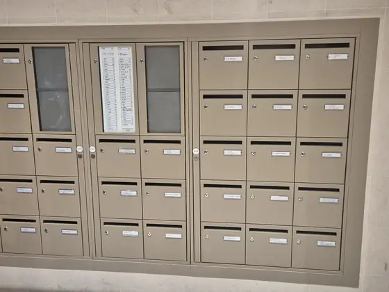 Ensemble de boîtes aux lettres — Habitat Signalétique